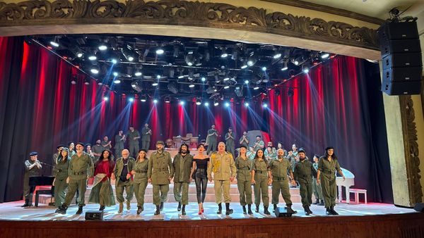 الأخوان فريد وماهر الصبّاغ أبدعا في مسرحية «أنا وغيفارا»