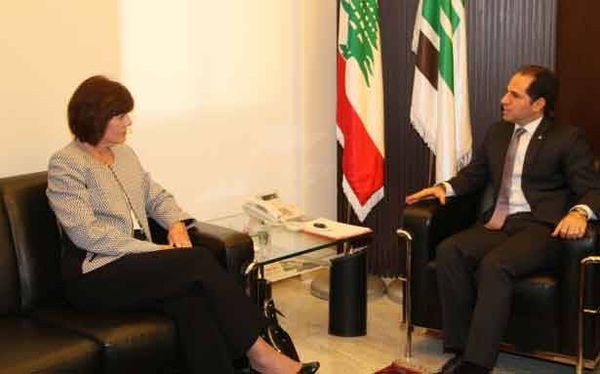 سامي الجميل التقى ريتشارد
ووفدا من بلدة القاع