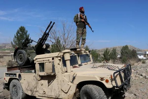 انفجارات في كابل واستمرار المواجهات بين أفغانستان وباكستان