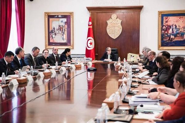 تونس.. سعيّد يتهم أطرافا بالتآمر على أمن الدولة