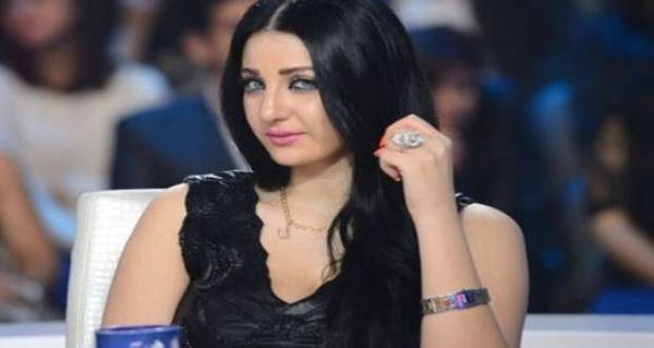 صافيناز ترتدي الحجاب