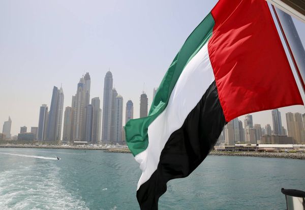 الإمارات تمنع هؤلاء من دخول الجهات الحكومية