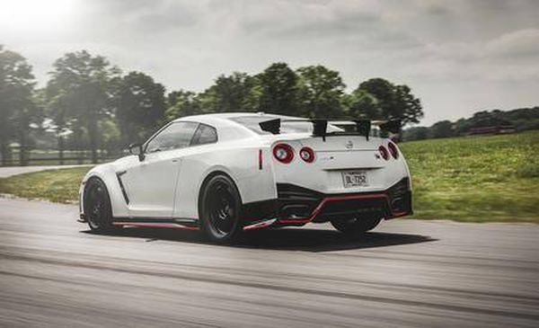 "نيسان" تطلق "GT-R" الجديدة