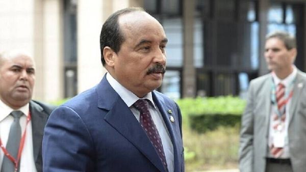 محامو الرئيس الموريتاني السابق: محروم من زيارة عائلته ومن الشمس