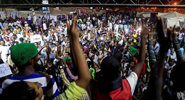 انعقاد أول اجتماع للمجلس السيادي السوداني عقب تظاهرات تطالب بتعيين رئيس القضاء