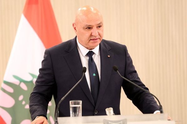 عون يدين استهداف خط أنابيب النفط السعودي