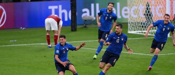 ايطاليا والدنمارك الى الدور ربع النهائي