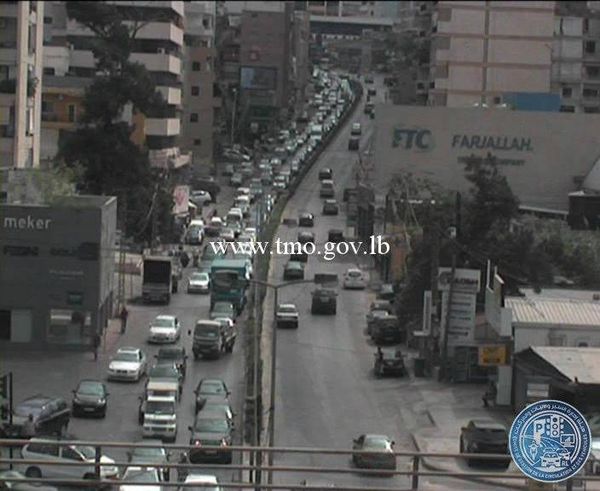 حركة المرور كثيفة من الحايك باتجاه سوق الأحد سن الفيل بسبب أعمال تزفيت