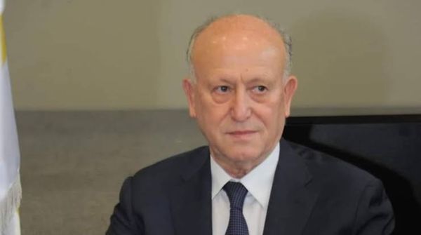 ‏النائب أشرف ريفي: لبنان جنّة تحكمها منظومة من المجانين والفاسدين وعلينا في سبيل ذلك أن نحظر التهاون والتساهل وأؤكد ثقتي بحكومة لا تشبه حكومات الدمى السابقة