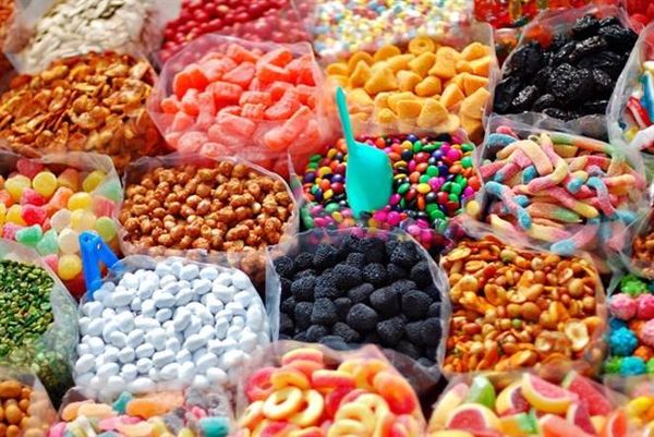 اشترى السكاكر للاحتفال بولادة حفيده...فوقعت الكارثة!