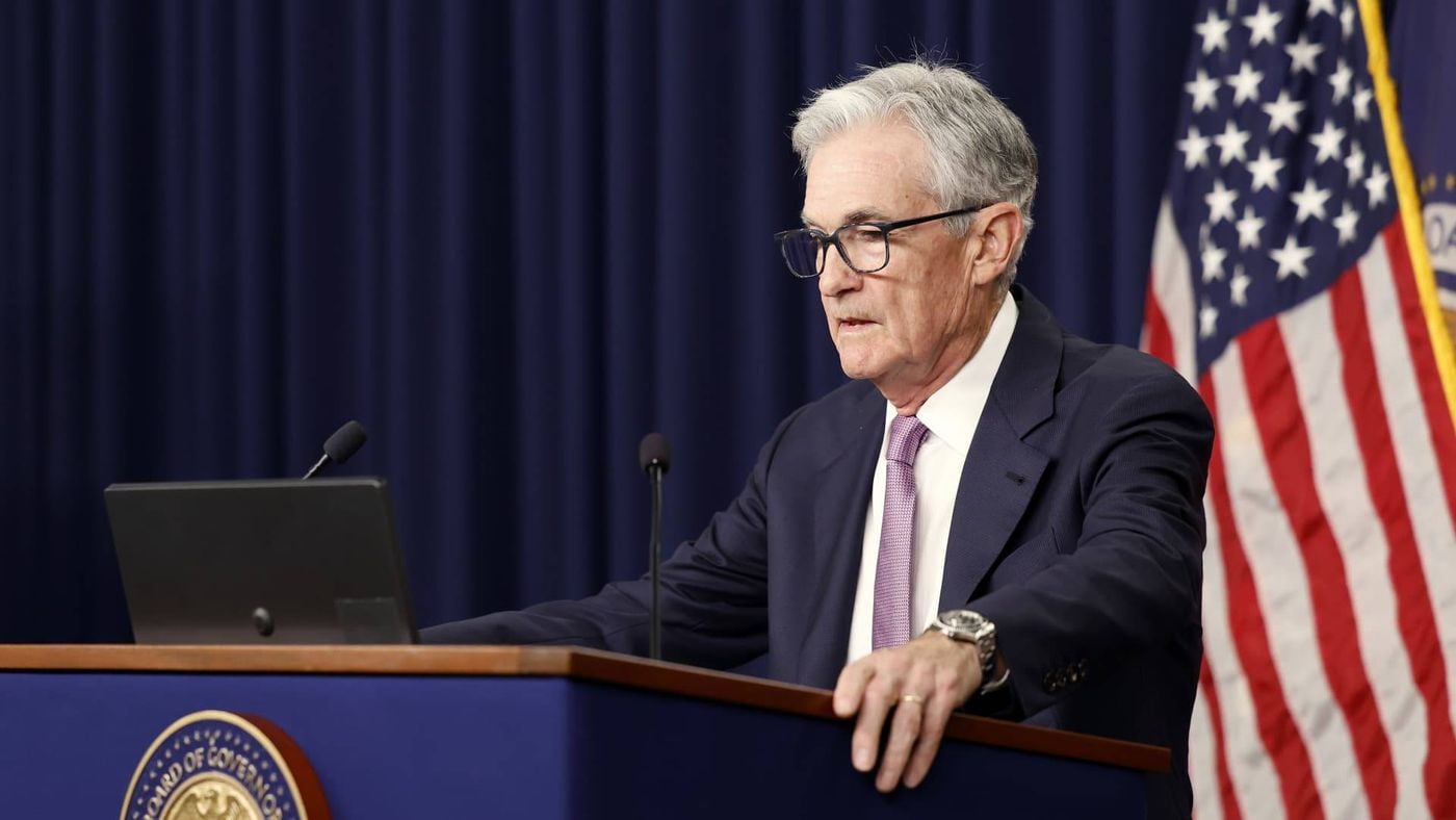 محافظو بنوك مركزية عالمية يتحركون لدعم رئيس 