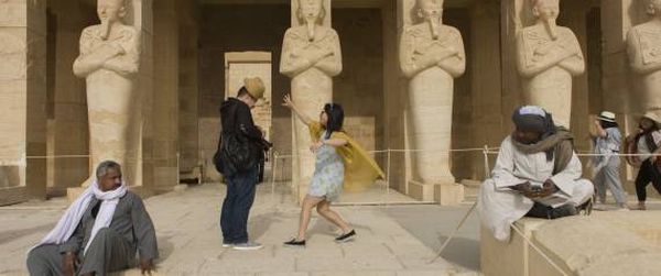 20 مليار دولار حجم تجارة آثار مصر المسروقة.. بخور مغربي لفك سحر الفراعنة وعرافون يتقاضون الملايين
