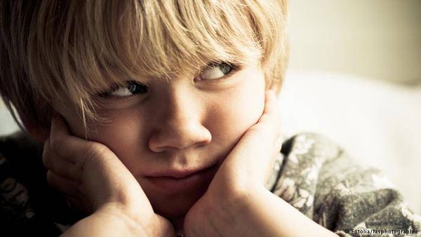 كيف نتحدث مع الأطفال عن الحروب والإرهاب؟