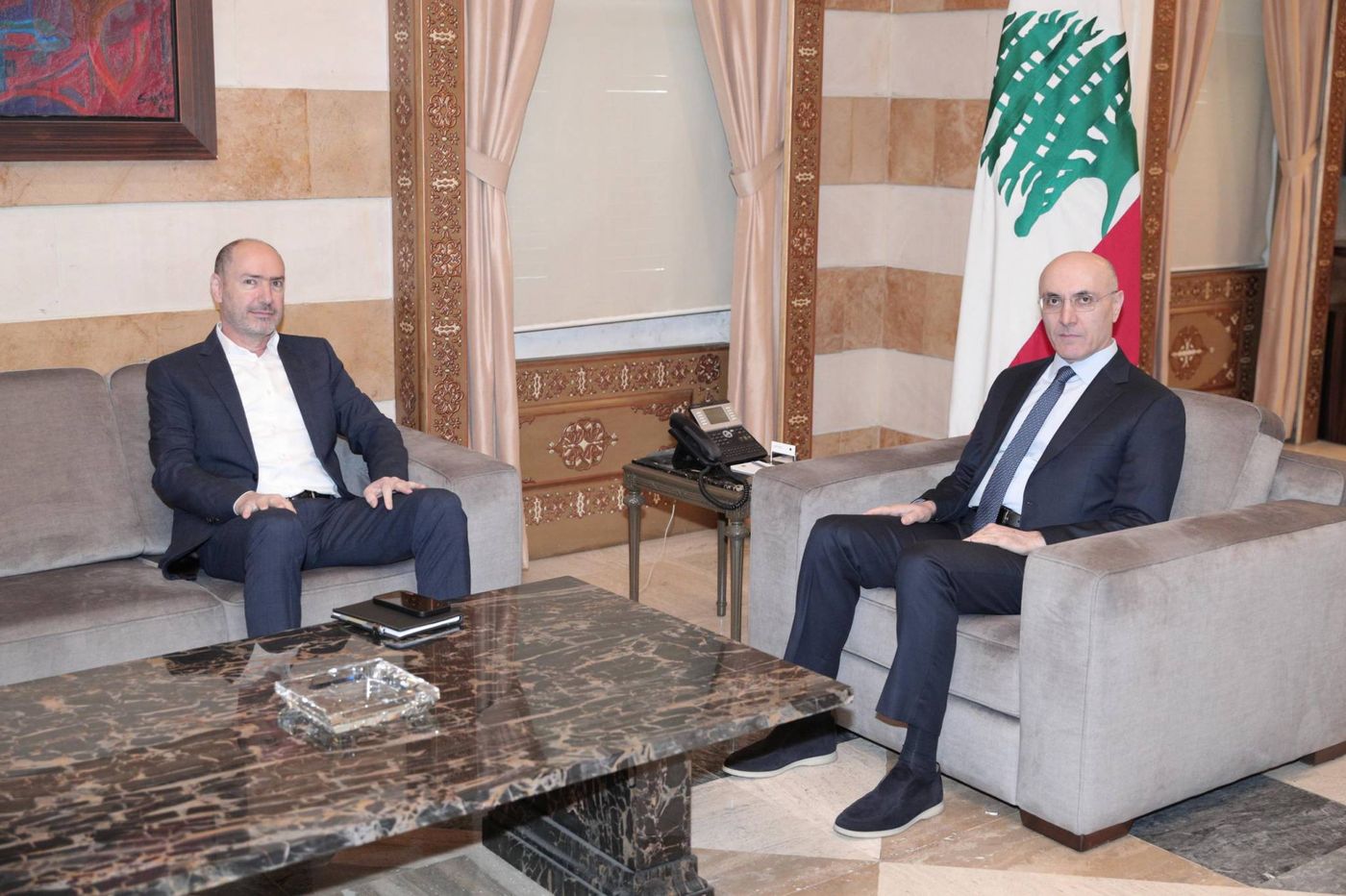 الحجار يستقبل محافظ لبنان الجنوبي