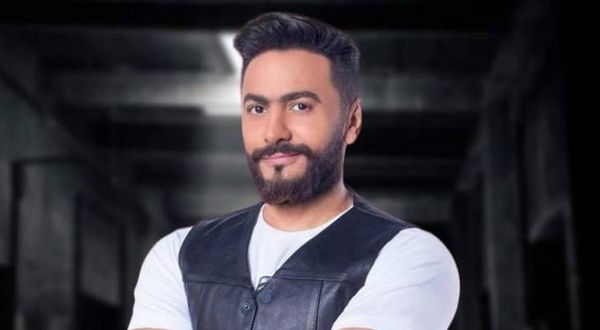 بالفيديو- تامر حسني يفاجئ فتاة من ذوي الإحتياجات الخاصة