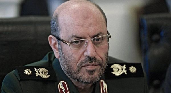 وزير الدفاع الإيراني: الإرهابيون في العالم يرتكبون جرائمهم بأسلحة أمريكية