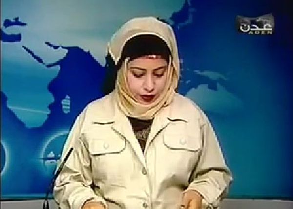 بالفيديو – إضحكوا مع المذيعة اليمنية التي تتحدث الفرنسية!
