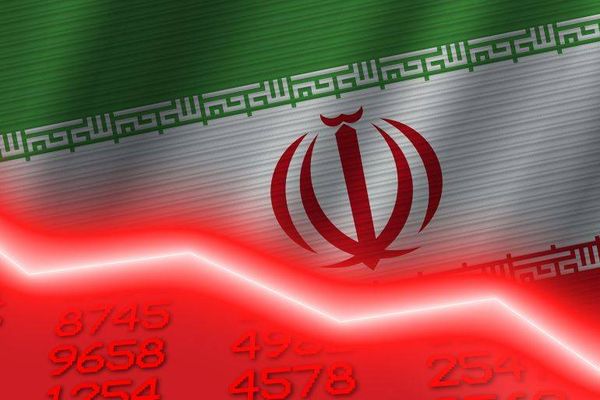 تعهد إيراني بحل الأزمات الاقتصادية وتعزيز الأمن