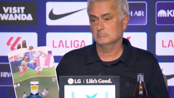 بعد الديربي المثير... توافق داخل ريال مدريد بشأن انتقادات مورينيو للتحكيم