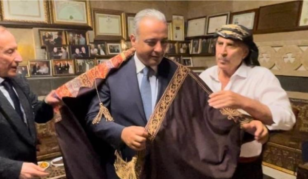 وزير الثقافة: في بعلبك
صرحان من عظمة القلعة وكركلا