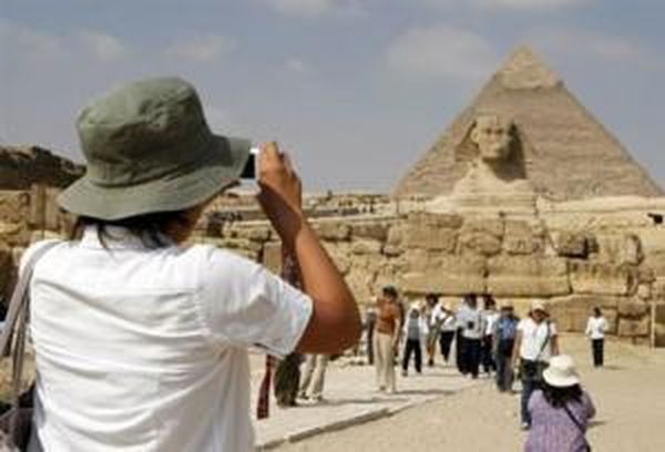 قطاع السياحة المصري يستكمل تعافيه مع رفع جماعي لحظر السفر