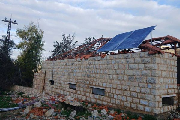 العدو يواصل انتهاكاته: جريح في صديقين
تمشيط بالأسلحة الرشاشة... وإلقاء قنابل متفجّرة