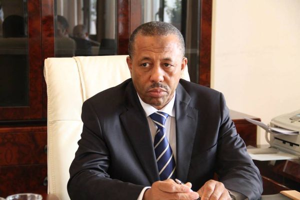 الثني يؤكد على أهمية تفادي النزاعات السياسية