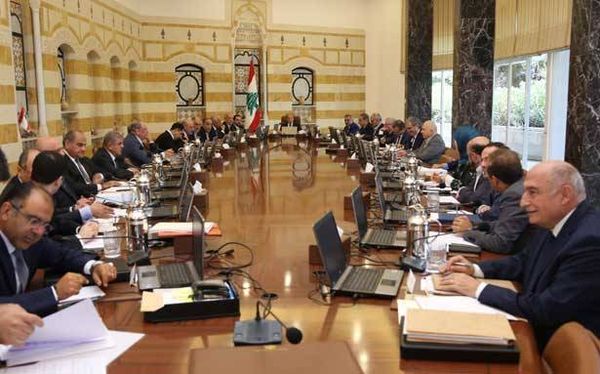مجلس الوزراء أقرّ الترفيعات والمناقلات الديبلوماسيّة
عون: لوقف الحملات على الجيش وعدم استغلال ورقة النازحين
الحريري : للإنتهاء من إقرار الموازنة خلال الأسابيع المقبلة
