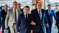 ماكرون في بيروت: فرنسا ملتزمة بدعم سيادة لبنان واستقلاله