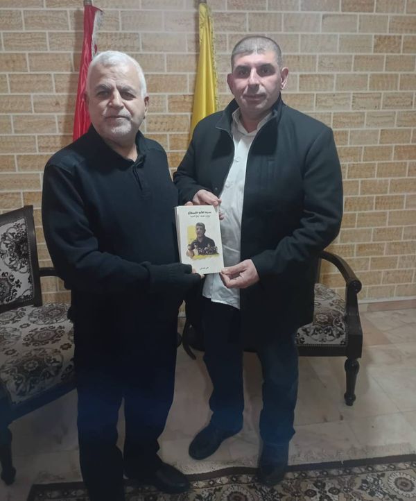 جولة للزميل علي ضاحي على شخصيّات شاركت
في إعداد كتابه... وإشادة بمزايا الشهيد محمد عفيف