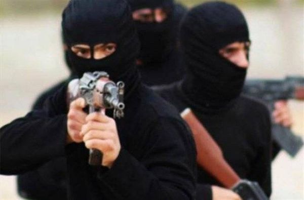 إنتشار ليلي لمسلحين مقنعين!