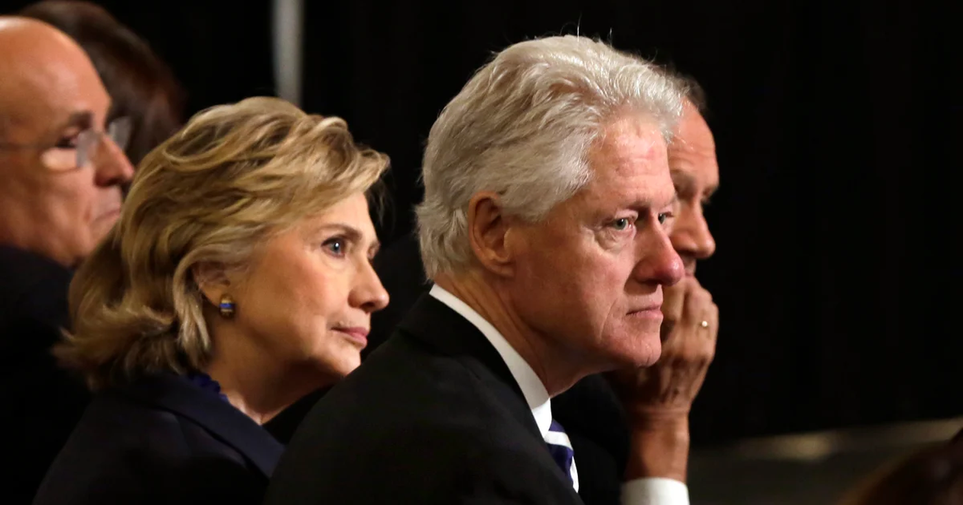 الزوجان كلينتون يُتهمان بـ