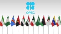 أوبك+ يثبت إنتاج النفط ويتفق على آلية الطاقة الإنتاجية