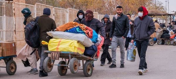 دعوة أممية لإغاثة الأفغان المرحلين من دول الجوار