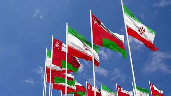 وكالة الأنباء العمانية: سلطنة عمان وإيران تناقشان إطاراً مرحلياً مقترحاً لإنشاء ممر مؤقت مشترك عبر مضيق هرمز