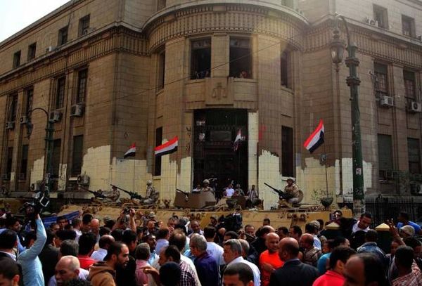 مصر: جدل قانوني حول دستورية عزل السيسي لرؤساء الأجهزة الرقابية