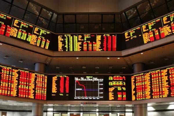 الأسهم البرازيلية تتراجع في جلسة نهاية الأسبوع وسط خسائر في قطاعات الطاقة والمالية