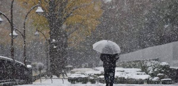 أمطار غزيرة مع عواصف رعدية وثلوج تلامس ارتفاع ١٧٠٠ متر في هذا الموعد!