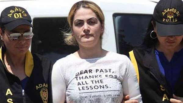 قتلت زوجها بعد أن أجبرها على بيع نفسها!