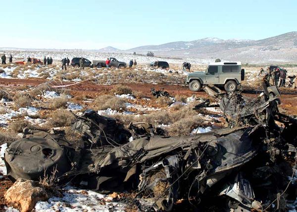 بيان «ملطّف» سيصدر قريباً عن الاشتراكي حيال العريضي لكن جنبلاط مستاء جداً منه ...
إنفجار انتحاري في اللبوة وسقوط 6 صواريخ على الهرمل أحدها على ثكنة للجيش ...
السفير الفرنسي : «بين الفوضى التامة والتمديد لسليمان فرنسا تمضي في خيار التمديد» ...
جعجع يعتبر ان سليمان وسلام يستطيعان تشكيل حكومة والمشن