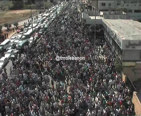 زحمة السير مستمرة في الحازمية وعدد هائل من اللاجئين السوريين في طريقه للاقتراع