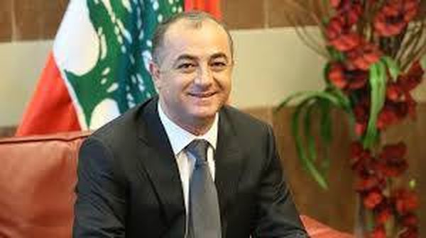 بالصور: بوصعب وفريق عمله ينامون في الوزارة!