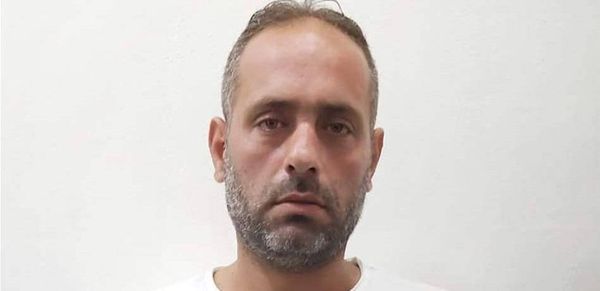 انتحل صفتَيْ "جابي كهرباء" و"عنصر مخابرات".. هل وقعتم ضحيّته؟! (صورة)