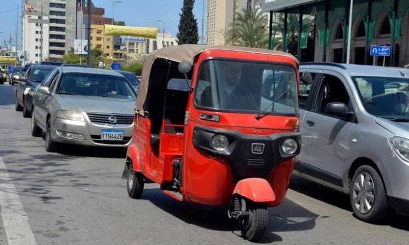 بلدية البترون تكيل بمكيالين: “التوك توك” ممنوع والسيارات الكهربائية طليقة