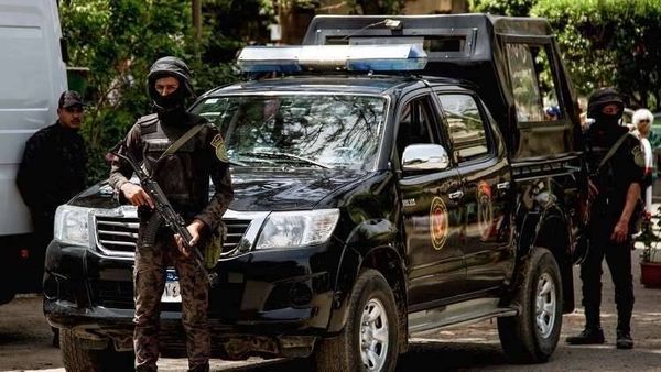 جدل في مصر لاحتجاز صحفي بسبب زجاجة مياه في رمضان
