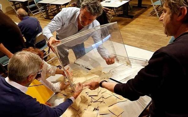 ماكرون ولوبان الى الجولة الثانية من الانتخابات الفرنسية