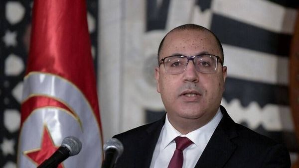 المشيشي يطلب فتح تحقيق فوري حول الأنباء عن وصول لقاحات كورونا إلى تونس