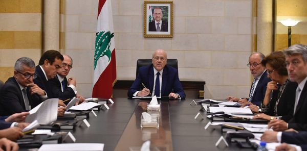 تدخل سريع ومباشر من واشنطن وباريس ومظلة حامية لحكومة ميقاتي