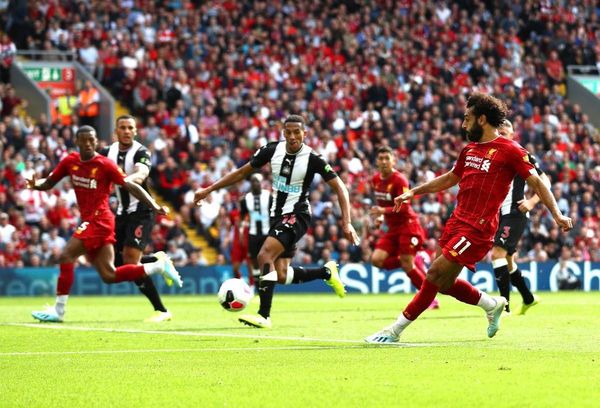 الدوري الانكليزي في كرة القدم :
لقاء ساخن بين ليفربول ونيوكاسل غداً