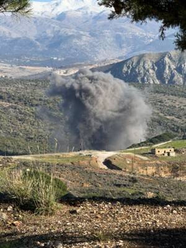 العدو يُواصل اعتداءاته: سلسلة غارات... وإلقاء قنابل صوتيّة
حزام ناري ودمار كبير في كفرحتى بعد إنذار عاجل